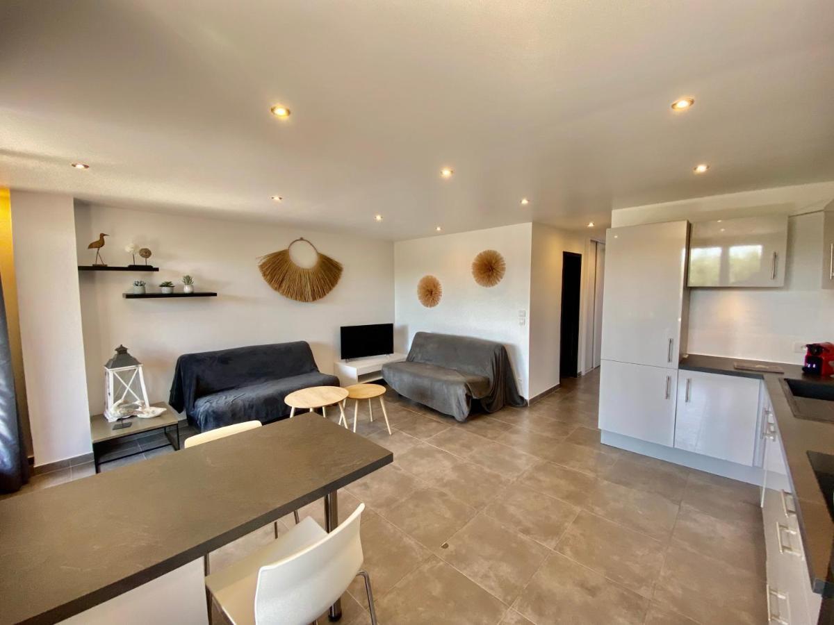 Marinesappartement, La Marina Tropezienne 100M Plage Wifi Fibre Cogolin Buitenkant foto